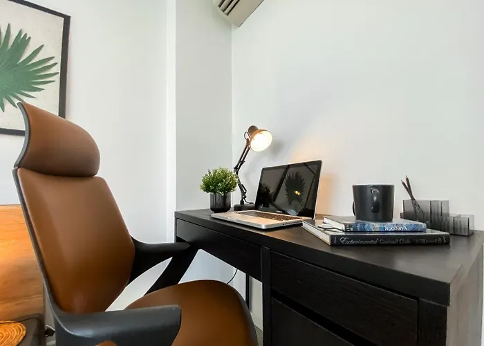 Apartment Contemporary High-rise 2br - Ultra Fast Wifi - Sathorn *