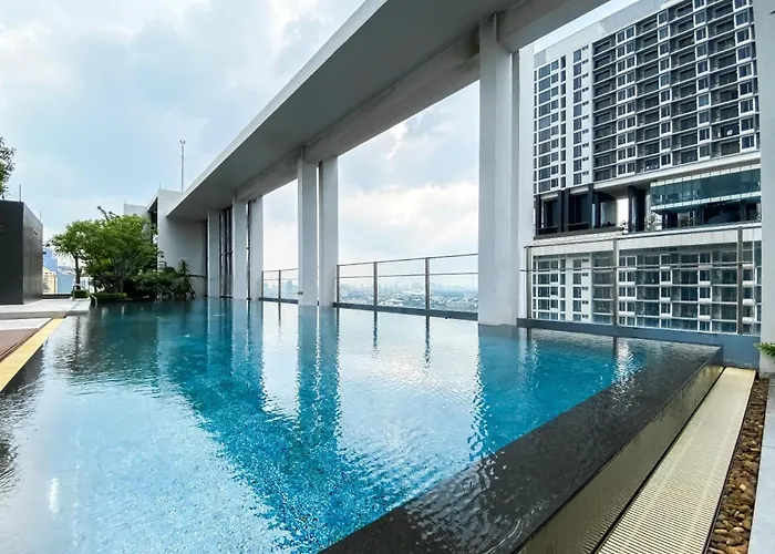 Contemporary High-rise 2br - Ultra Fast Wifi - Sathorn Apartment *