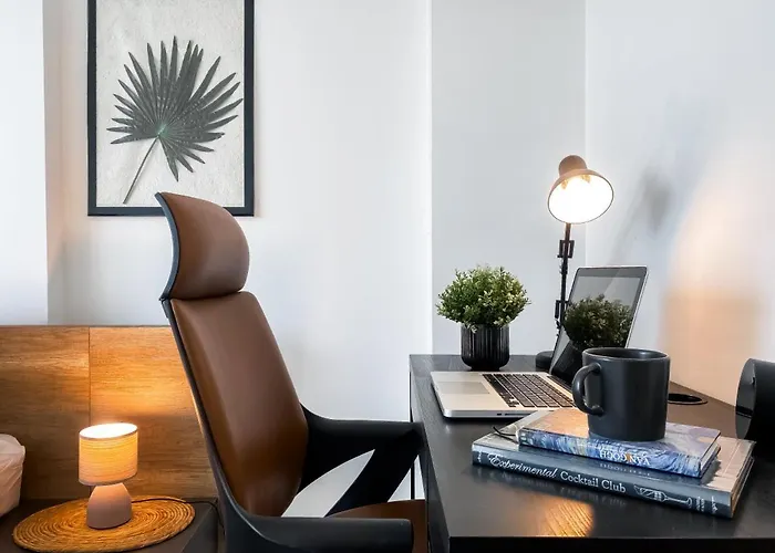 Apartment Contemporary High-rise 2br - Ultra Fast Wifi - Sathorn