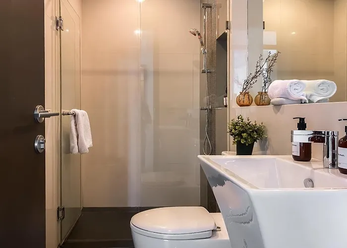Contemporary High-rise 2br - Ultra Fast Wifi - Sathorn Apartment *