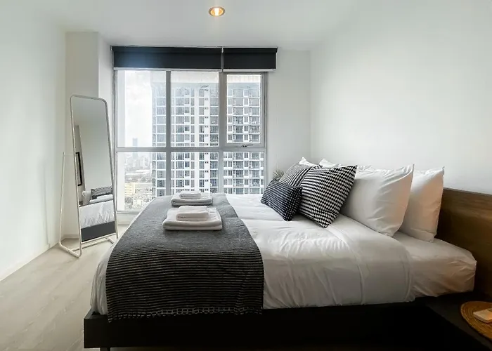 Contemporary High-rise 2br - Ultra Fast Wifi - Sathorn Apartment Bangkok