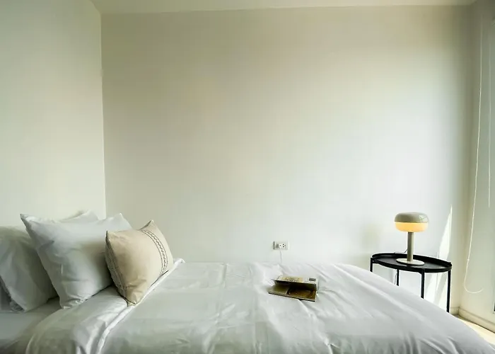 Contemporary High-rise 2br - Ultra Fast Wifi - Sathorn Bangkok