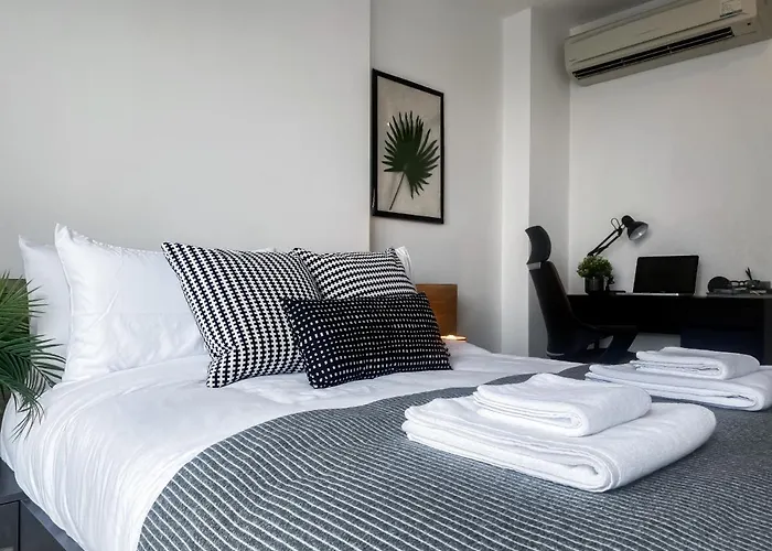 Apartment Contemporary High-rise 2br - Ultra Fast Wifi - Sathorn