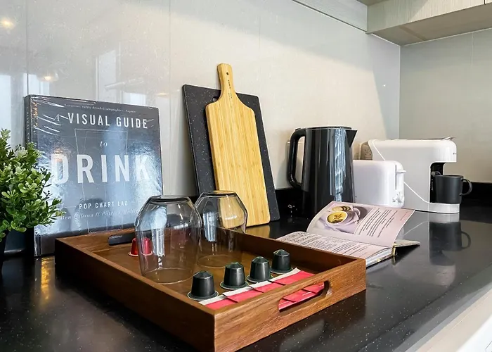 Contemporary High-rise 2br - Ultra Fast Wifi - Sathorn Apartment