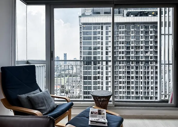 Contemporary High-rise 2br - Ultra Fast Wifi - Sathorn Apartment Bangkok