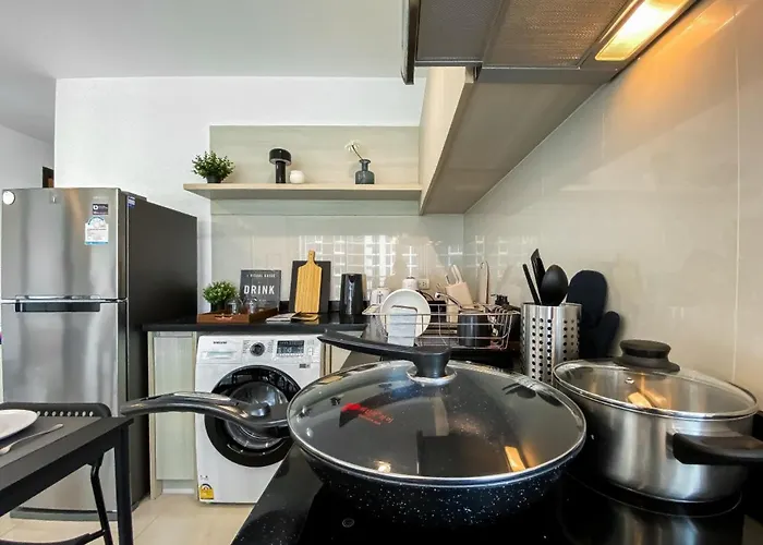Contemporary High-rise 2br - Ultra Fast Wifi - Sathorn Bangkok